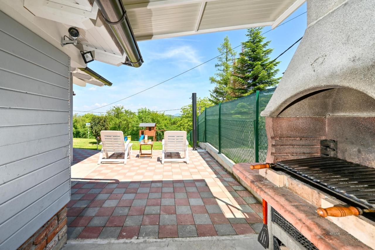 Cvetkova Hiza Sa Jacuzzijem Villa Tuheljske Toplice Kültér fotó