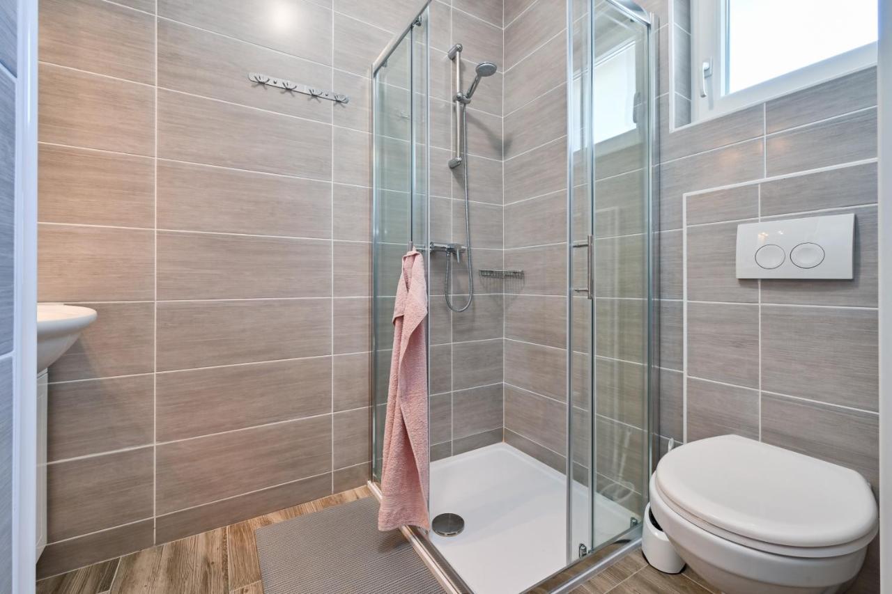 Cvetkova Hiza Sa Jacuzzijem Villa Tuheljske Toplice Kültér fotó