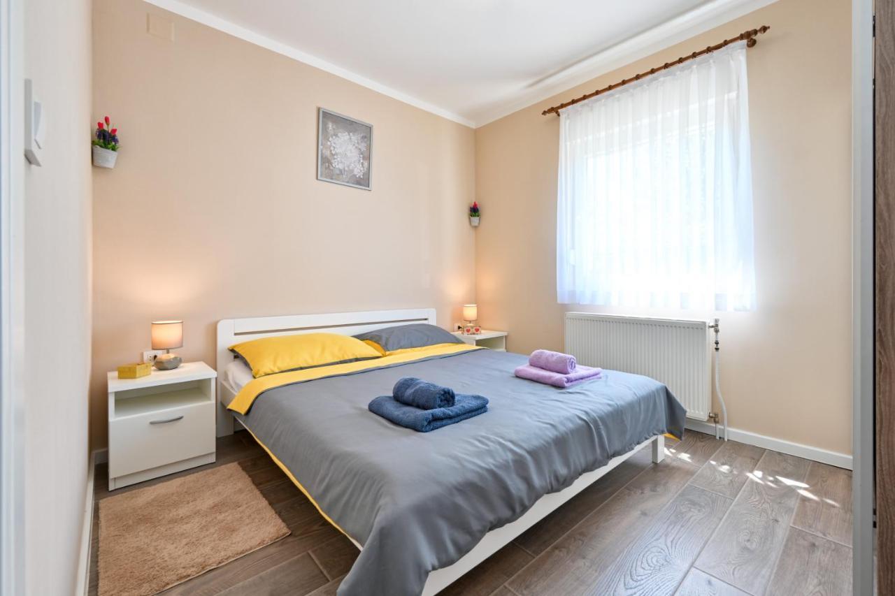 Cvetkova Hiza Sa Jacuzzijem Villa Tuheljske Toplice Kültér fotó