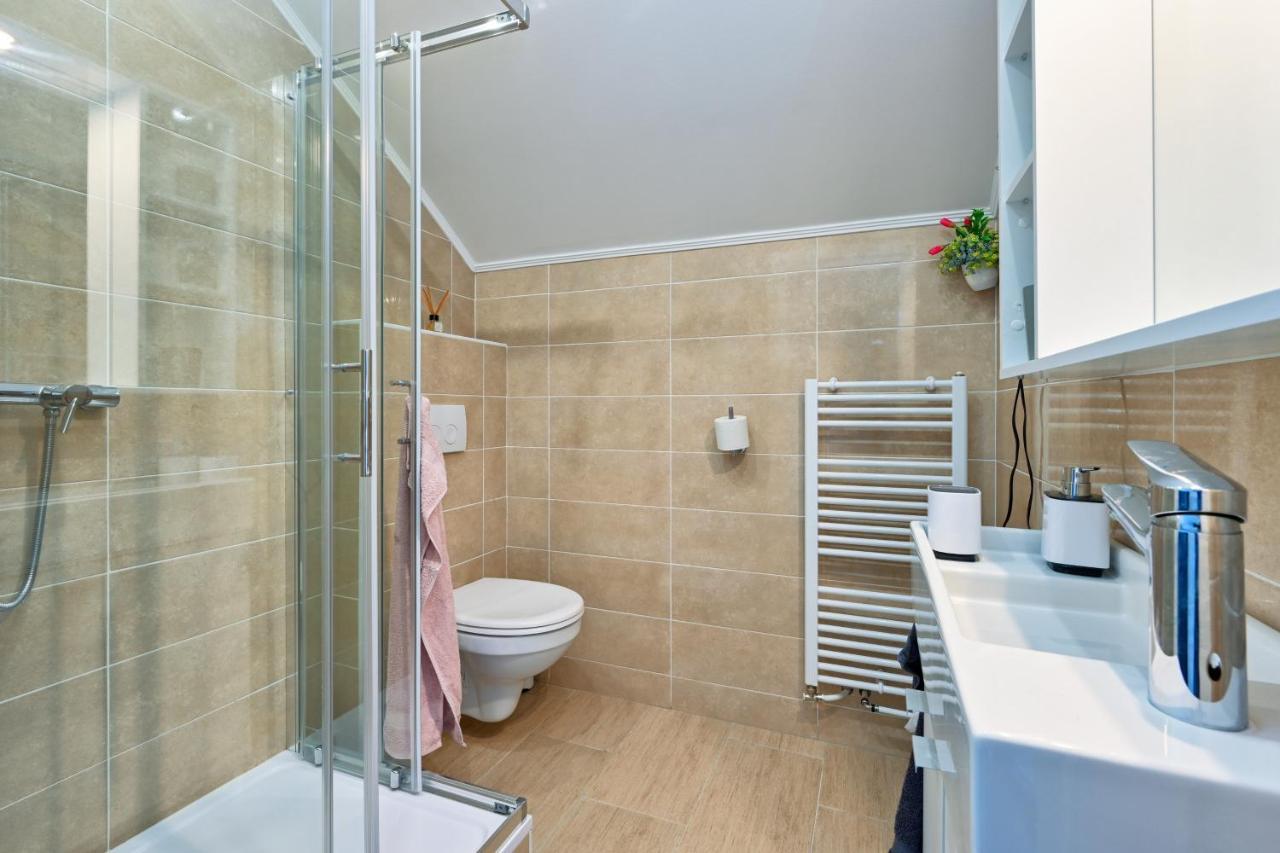 Cvetkova Hiza Sa Jacuzzijem Villa Tuheljske Toplice Kültér fotó