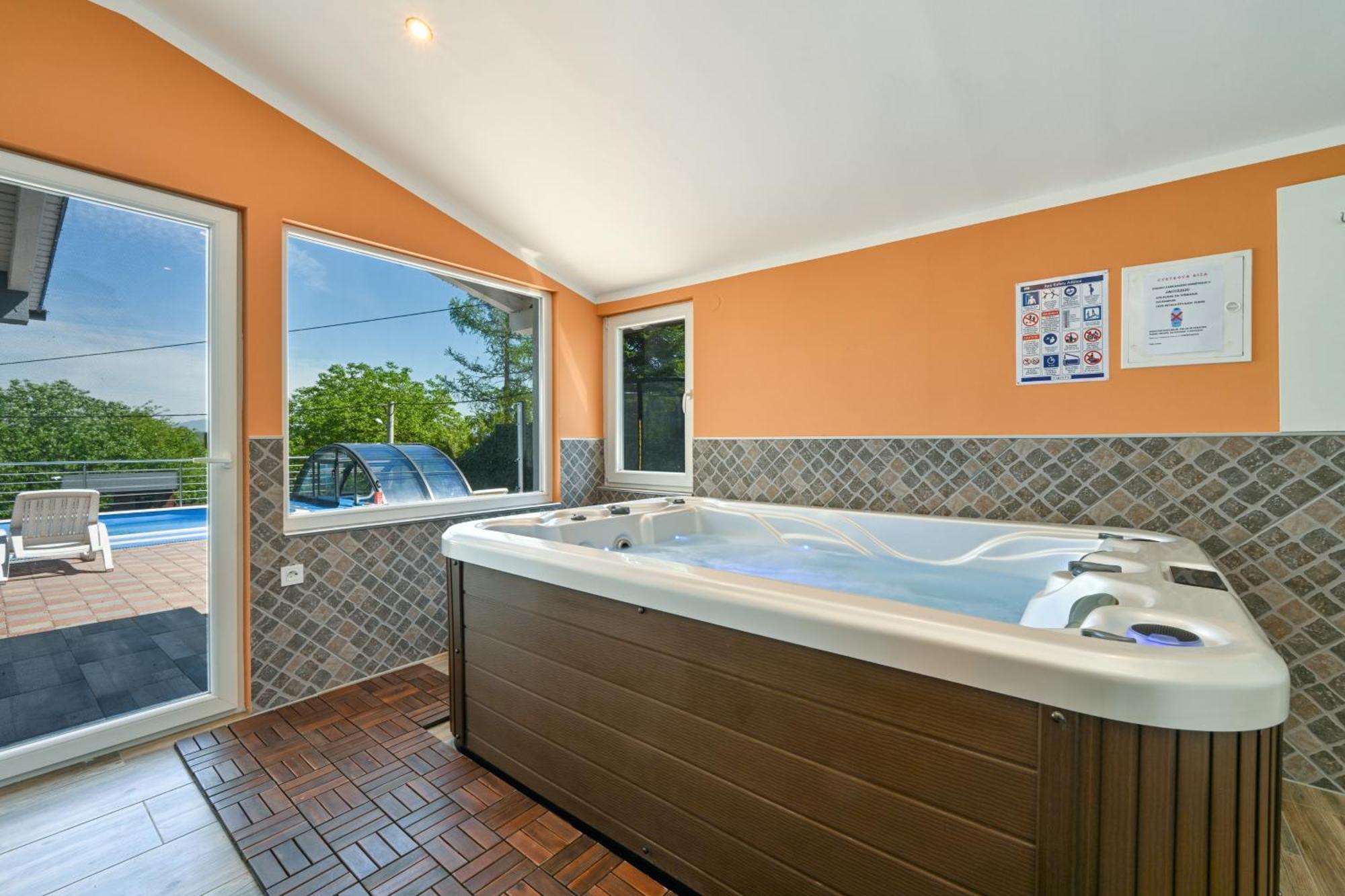 Cvetkova Hiza Sa Jacuzzijem Villa Tuheljske Toplice Kültér fotó