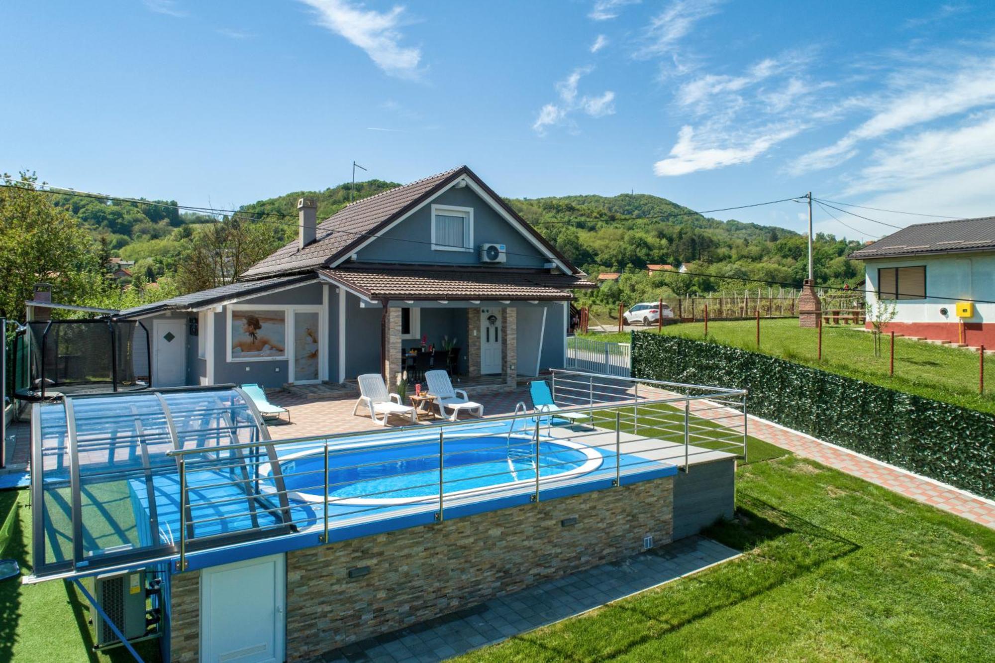 Cvetkova Hiza Sa Jacuzzijem Villa Tuheljske Toplice Kültér fotó