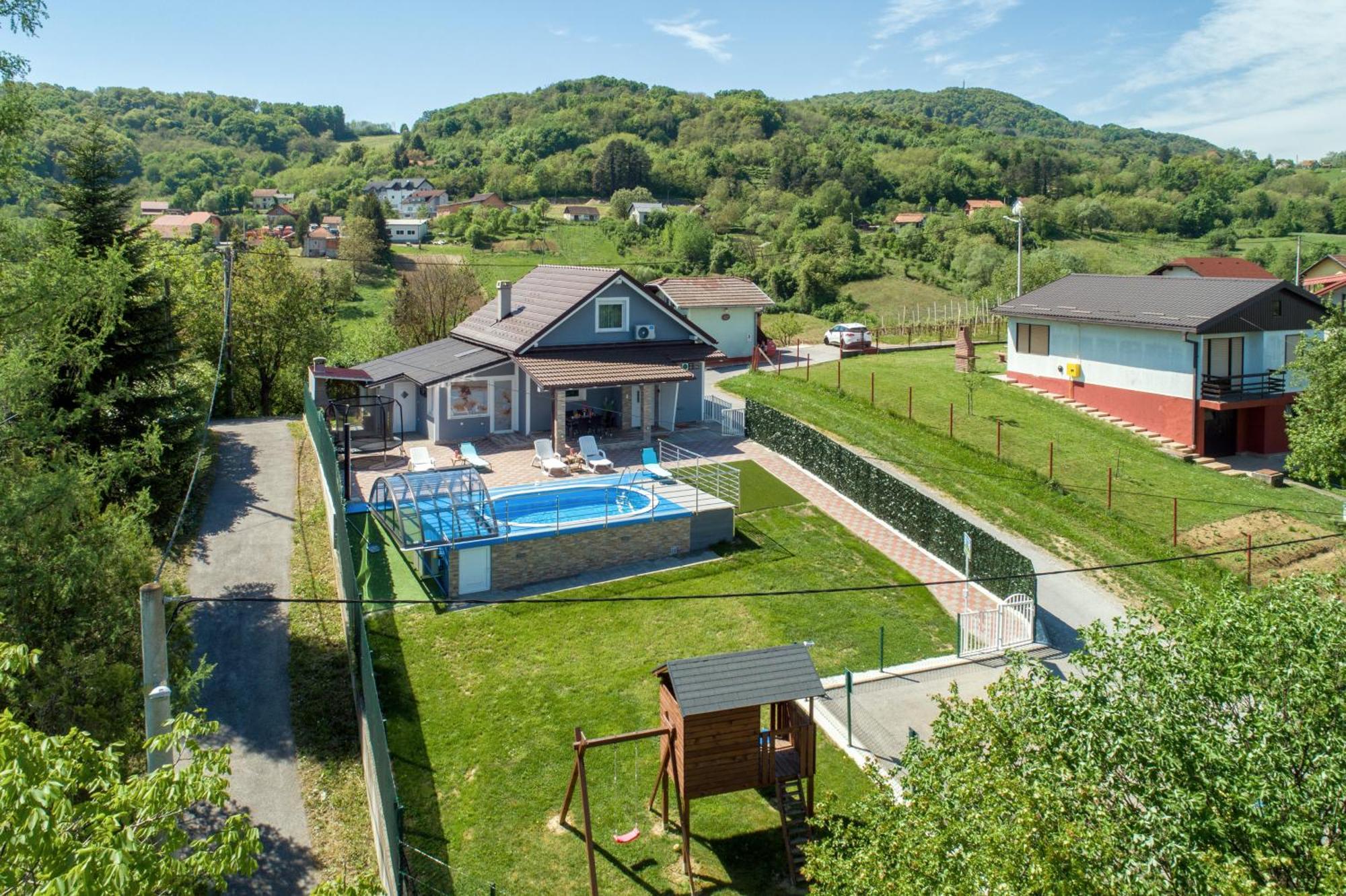 Cvetkova Hiza Sa Jacuzzijem Villa Tuheljske Toplice Kültér fotó